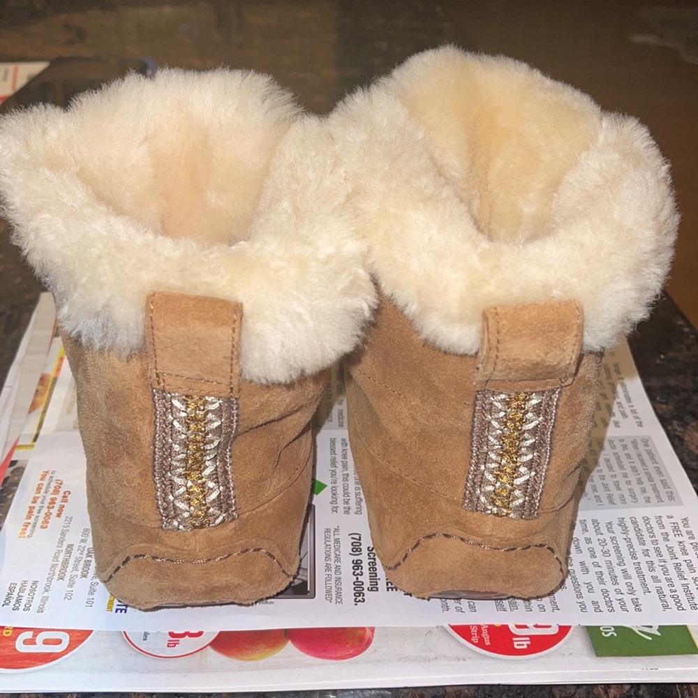 Uggs - image 5